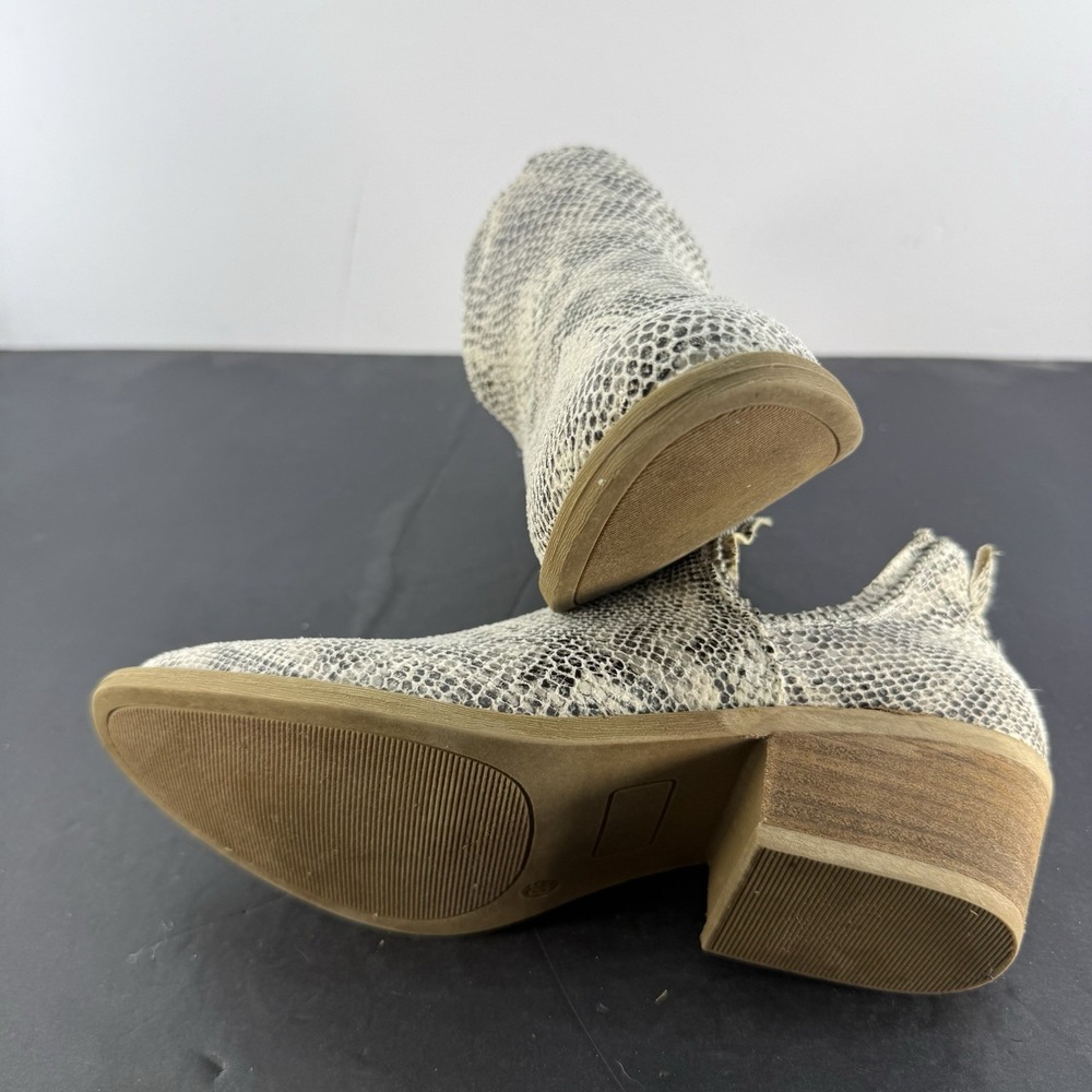 Very G Womens Size 8.5 Snakeskin Ankle Booties Cutout Western Low Heel Shoes - Picture 6 of 7